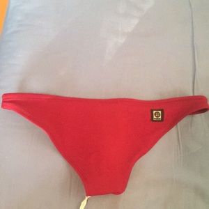 jolyn maroonish europe bottom